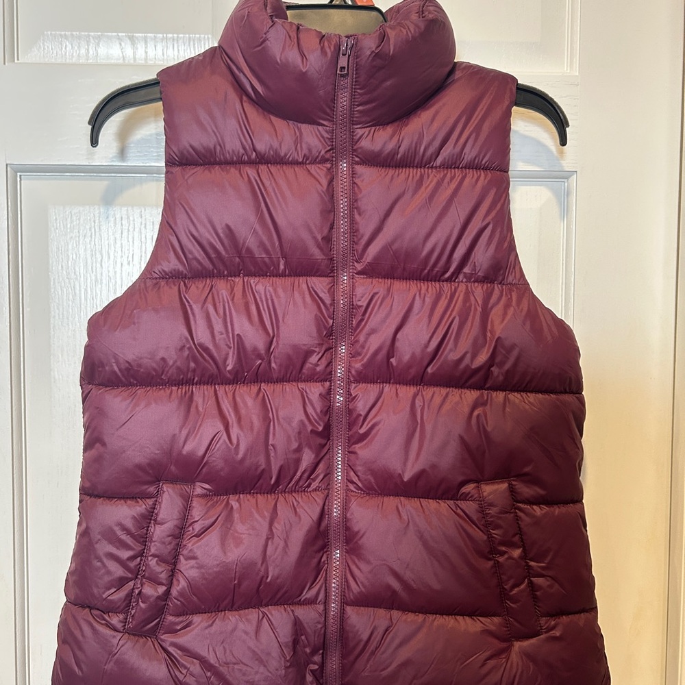 Old Navy Women's Quilted Vest - Deep Burgundy